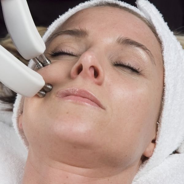 Facelift (Minimally Invasive Techniques)